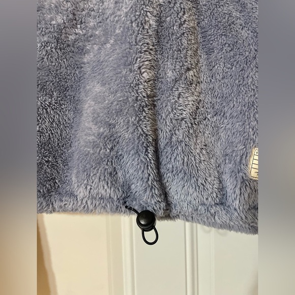 BDG Fuzzy Cropped Hoodie One Size Warm Loungewear Soft Winter - Picture 3 of 8